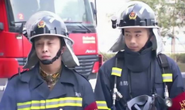 消防员视频,视频记录惊心动魄的灭火行动